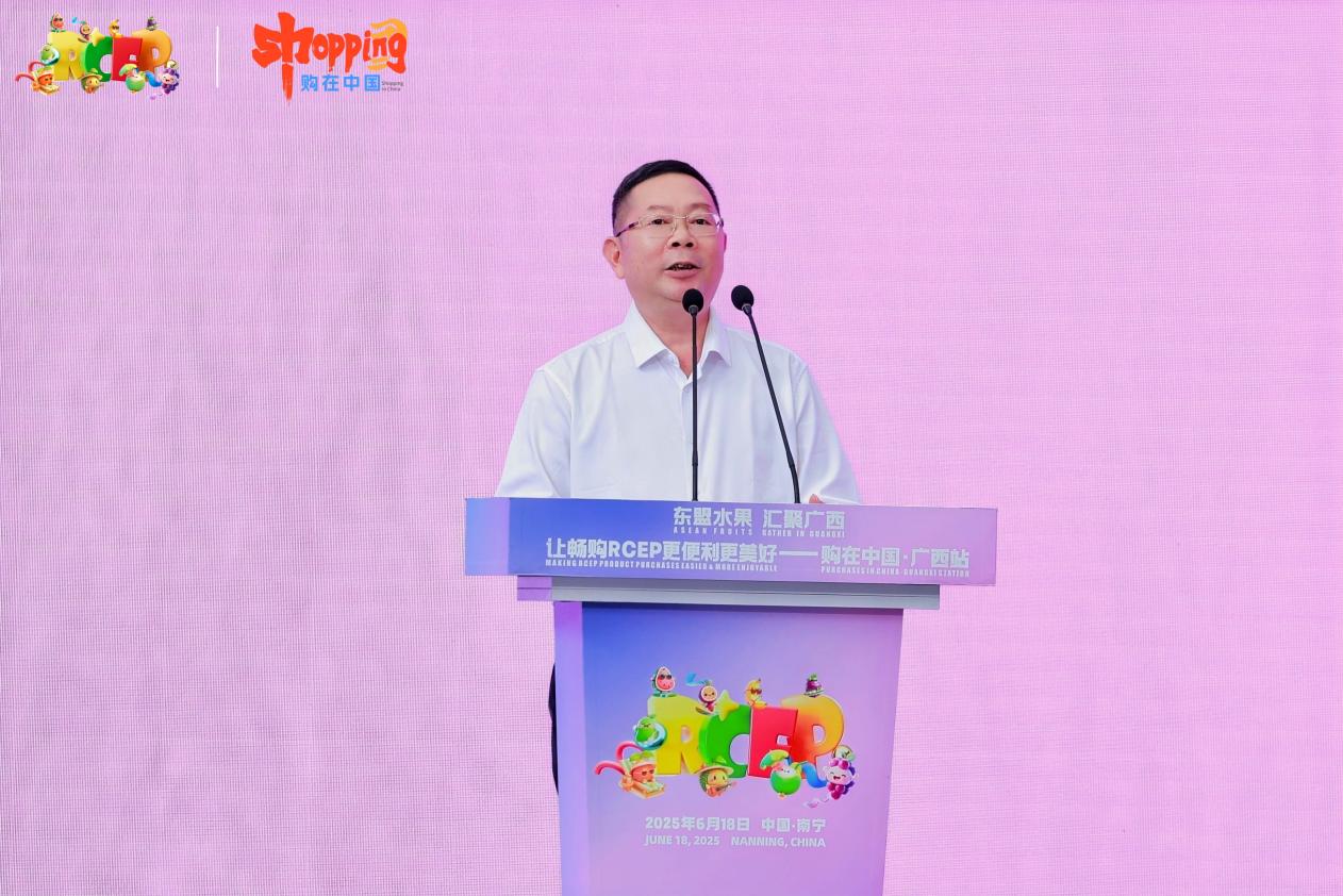 Ông Âu Dư Quân, Giám đốc Sở Văn hóa và Du lịch Khu tự trị dân tộc Choang Quảng Tây, phát biểu tại sự kiện. Ảnh do Ban tổ chức cung cấp.