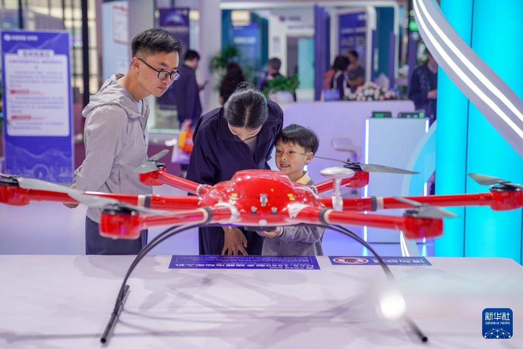 Sắc màu công nghệ tại Hội chợ Trung Quốc - Nam Á