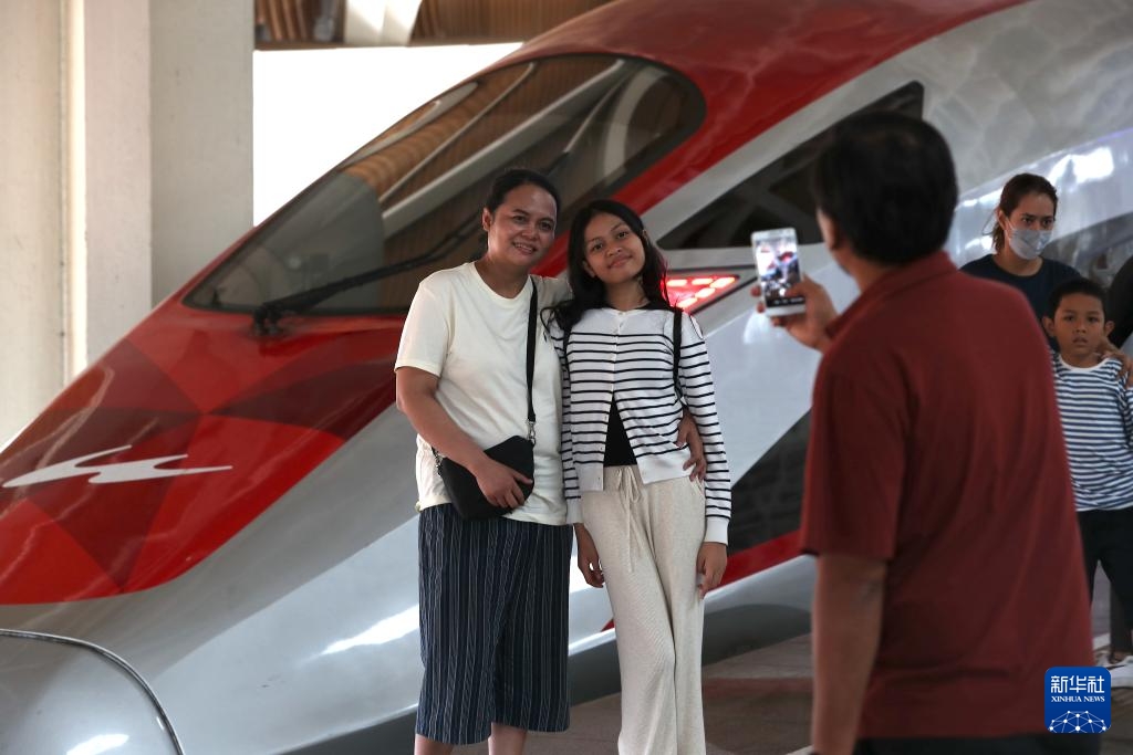 Hơn 10 triệu lượt hành khách đã sử dụng tuyến đường sắt cao tốc Jakarta - Bandung