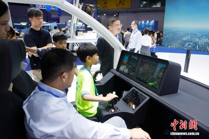 Triển lãm Kinh tế tầm thấp Quốc tế 2025 diễn ra tại Thượng Hải, Trung Quốc