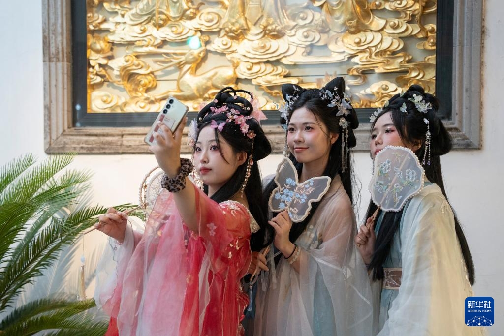“China Travel” tiếp tục là xu hướng trong mùa hè năm nay, Thượng Hải đón mùa nhập cảnh cao điểm