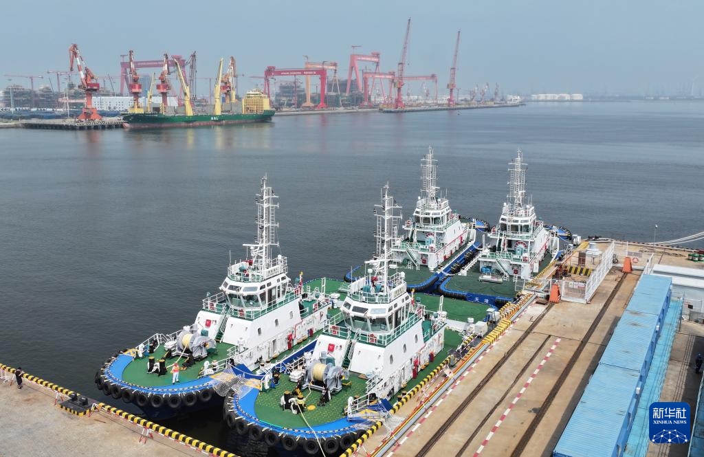 Đội tàu lai dắt bằng điện lớn nhất phía Bắc Trung Quốc chính thức đi vào hoạt động tại Thiên Tân