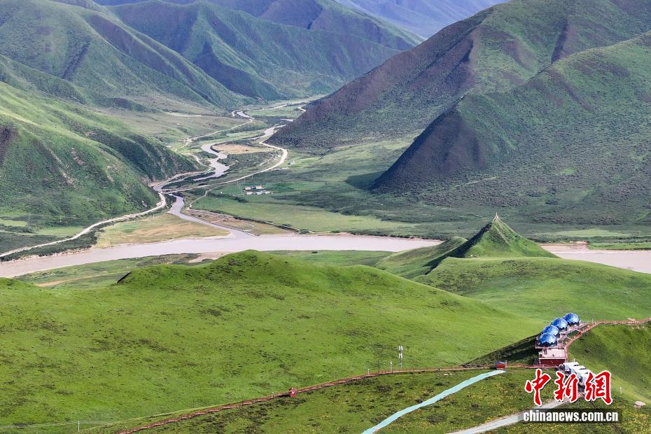 Vẻ đẹp nên thơ của Vịnh Nữ Nhi tại Cửu Trị (Thanh Hải) từ góc nhìn trên không