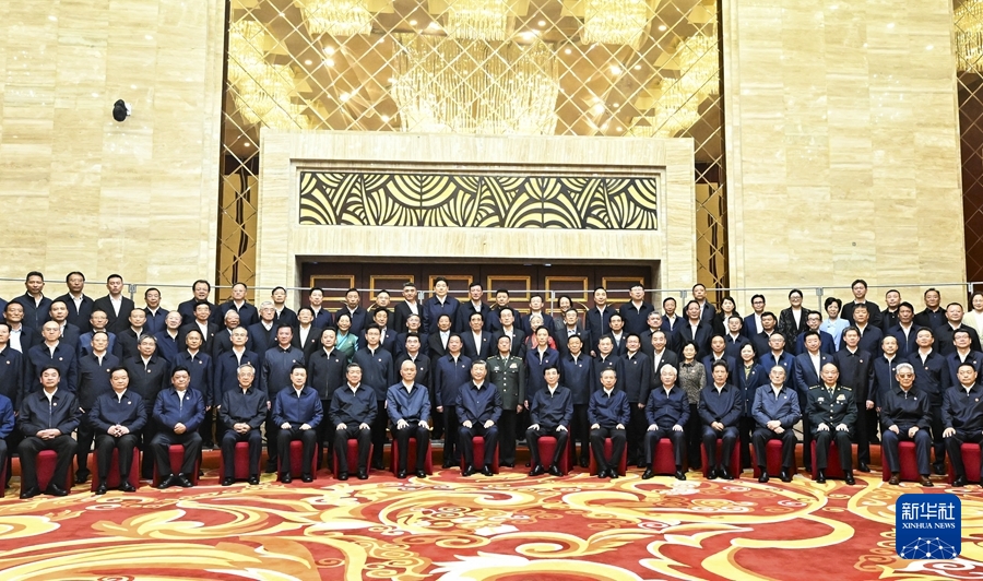 Tổng Bí thư, Chủ tịch nước, Chủ tịch Quân ủy Trung ương Trung Quốc Tập Cận Bình tiếp đại diện các dân tộc, các giới Tây Tạng