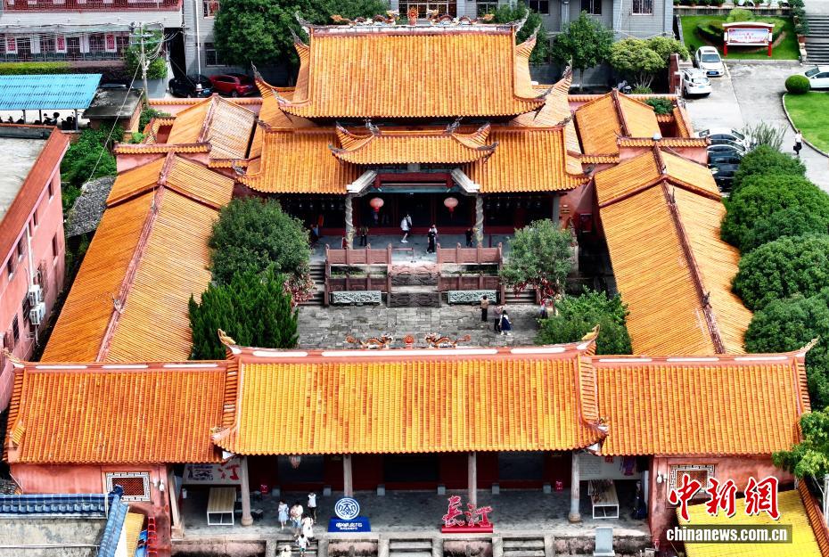 Ảnh chụp Phủ Khách Gia ngàn năm tại Phúc Kiến từ trên cao
