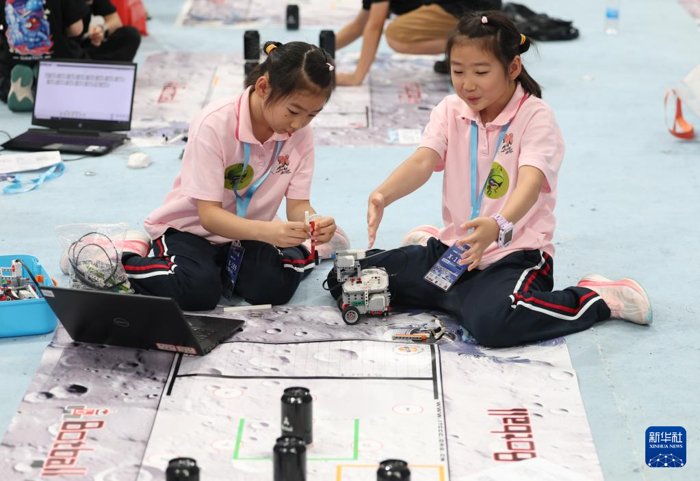 Hội nghị Giáo dục Robot Quốc tế Botball 2025 khai mạc tại Sân trượt băng Tốc độ Quốc gia Trung Quốc