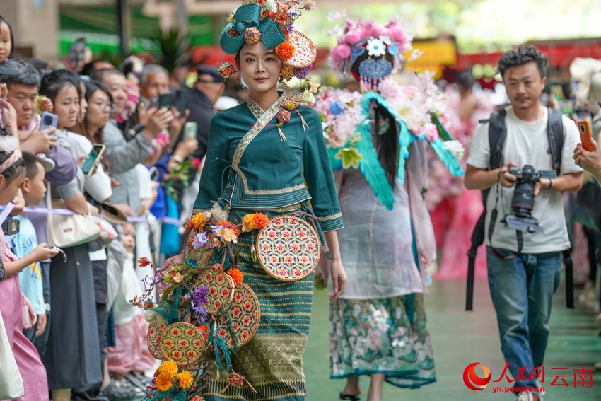 Sân khấu chữ T trong 