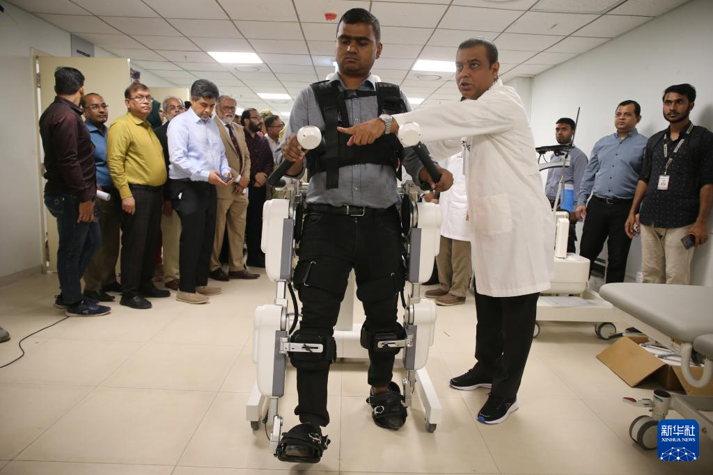 Trung tâm phục hồi chức năng bằng robot đầu tiên tại Bangladesh do Trung Quốc viện trợ chính thức đi vào hoạt động