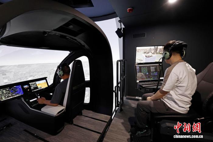 Khám phá hệ thống mô phỏng lái eVTOL chuyên nghiệp đầu tiên tại Trung Quốc