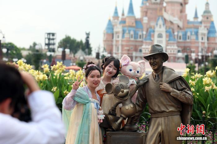 Chương trình “Tháng gấu Duffy” tại Disneyland Thượng Hải thu hút khách du lịch