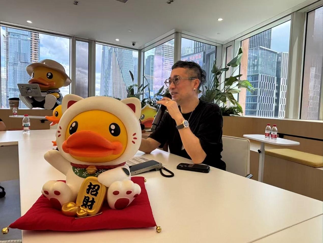 Phóng viên Trung Quốc và nước ngoài thăm Thâm Quyến – Vịt B.Duck: Từ đồ chơi nhà tắm đến IP nổi tiếng thế giới