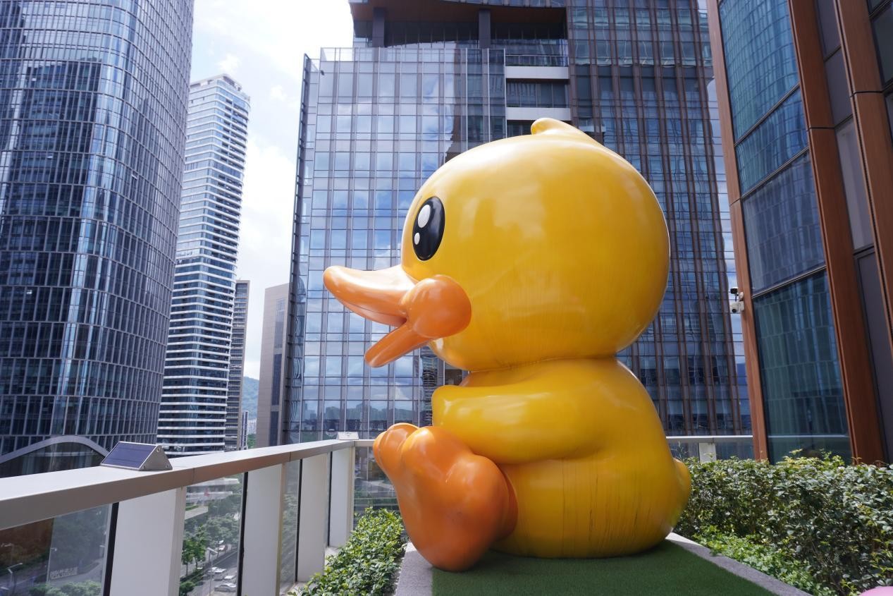 Phóng viên Trung Quốc và nước ngoài thăm Thâm Quyến – Vịt B.Duck: Từ đồ chơi nhà tắm đến IP nổi tiếng thế giới