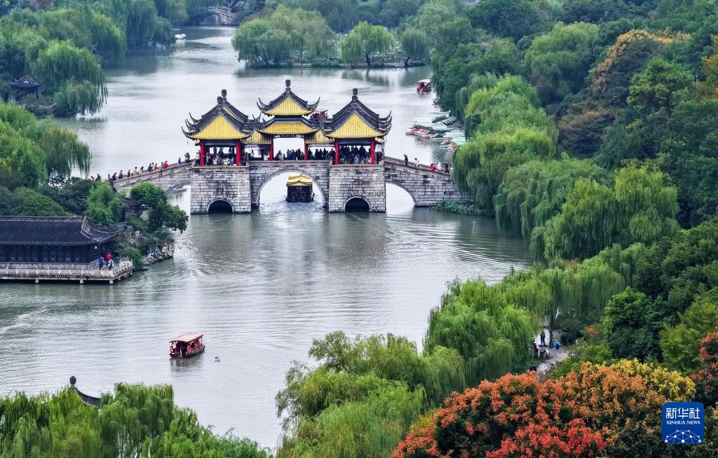 Trung Quốc bước vào thời gian đẹp nhất để thưởng ngoạn mùa thu