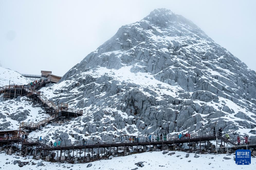 Lệ Giang: Cảnh đẹp như tranh thu hút du khách đến tham quan