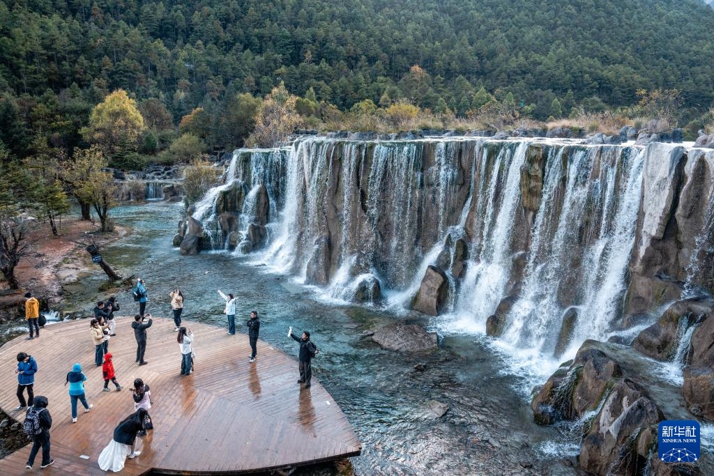Lệ Giang: Cảnh đẹp như tranh thu hút du khách đến tham quan