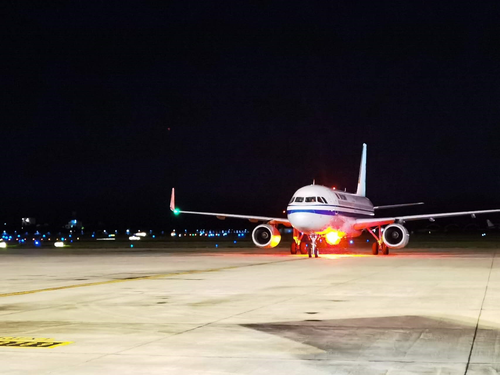 Chuyến bay số hiệu CA707/8 Hàng Châu (Trung Quốc) - Hà Nội (Việt Nam) của Air China hạ cánh tại sân bay quốc tế Nội Bài, Hà Nội, Việt Nam. Ảnh do bộ phận vận hành công ty Air China tại Việt Nam cung cấp.