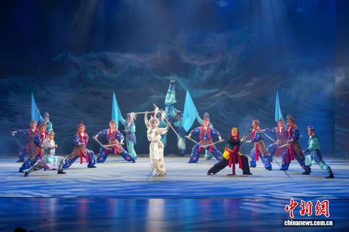 Buổi biểu diễn đầu tiên của Tuần lễ sân khấu Trung Quốc - ASEAN lần thứ 12 diễn ra tại Nam Ninh, Trung Quốc