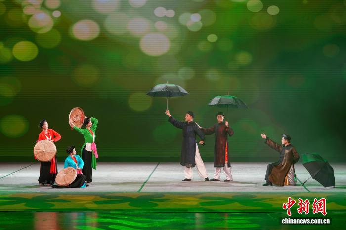 Buổi biểu diễn đầu tiên của Tuần lễ sân khấu Trung Quốc - ASEAN lần thứ 12 diễn ra tại Nam Ninh, Trung Quốc