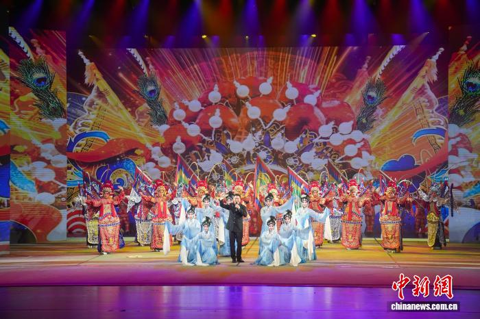 Buổi biểu diễn đầu tiên của Tuần lễ sân khấu Trung Quốc - ASEAN lần thứ 12 diễn ra tại Nam Ninh, Trung Quốc