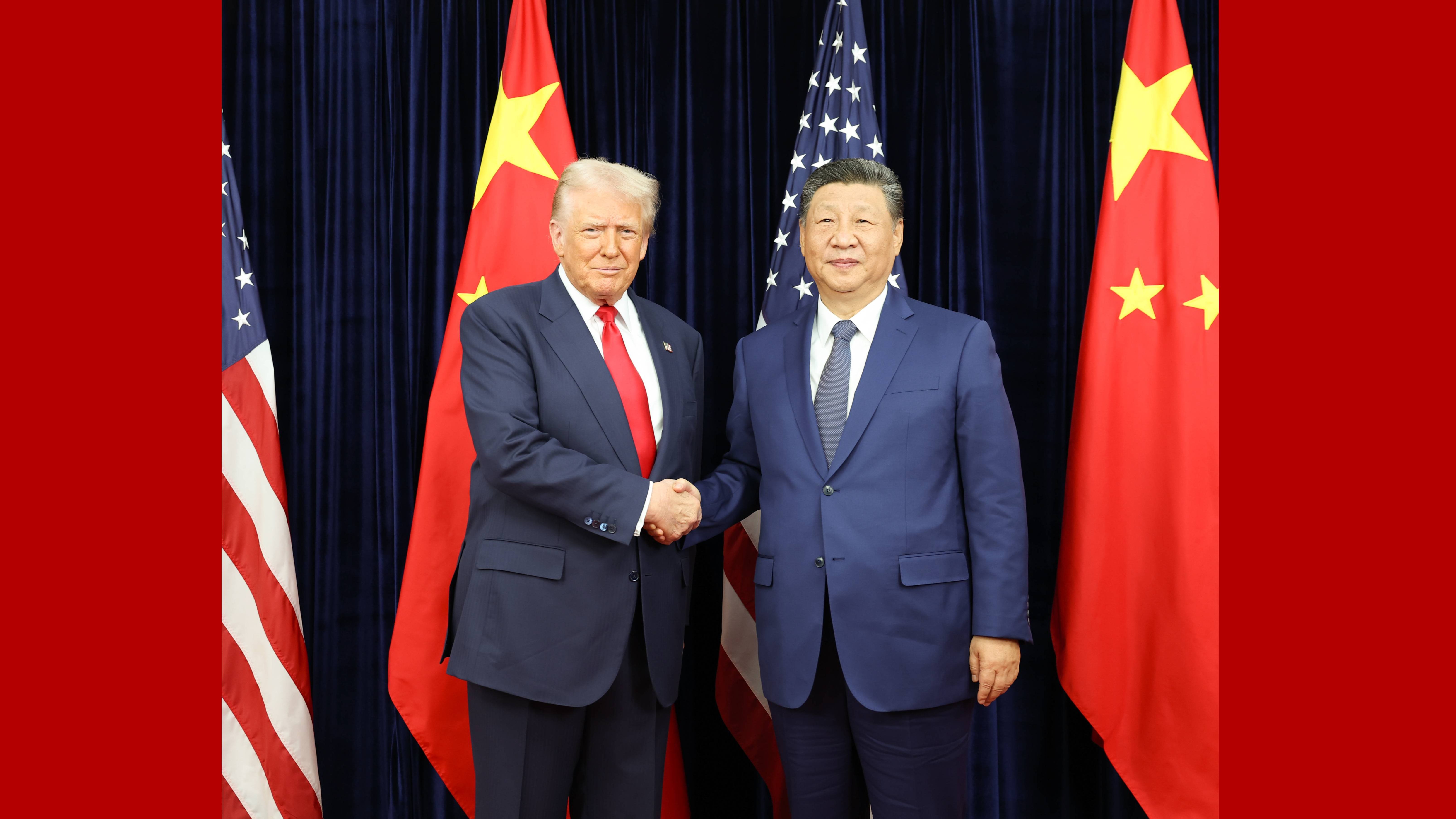 Chủ tịch Trung Quốc Tập Cận Bình gặp Tổng thống Mỹ Donald Trump
