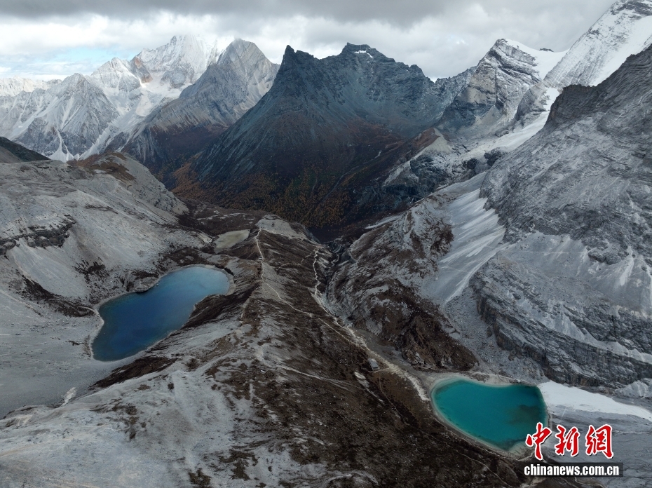 Cảnh sắc mùa thu tuyệt đẹp tại Đạo Thành Á Đinh