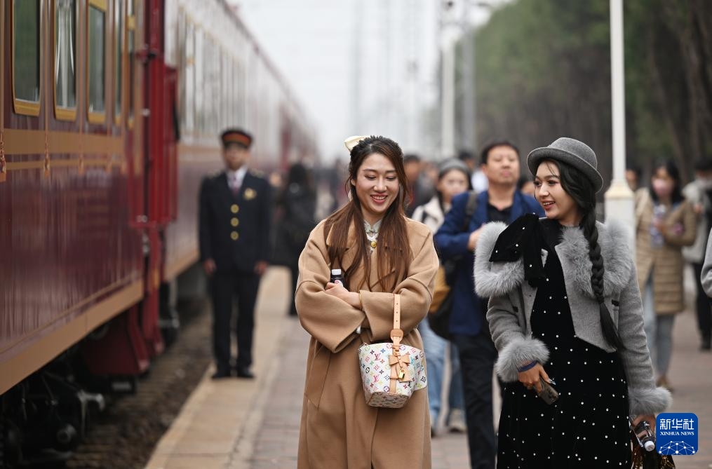 Thiên Tân khai trương tàu du lịch “xuyên không”