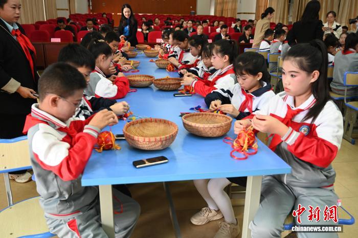 Lan tỏa tình hữu nghị Trung - Việt qua chương trình giao lưu, tìm hiểu công nghệ dành cho thiếu nhi biên giới