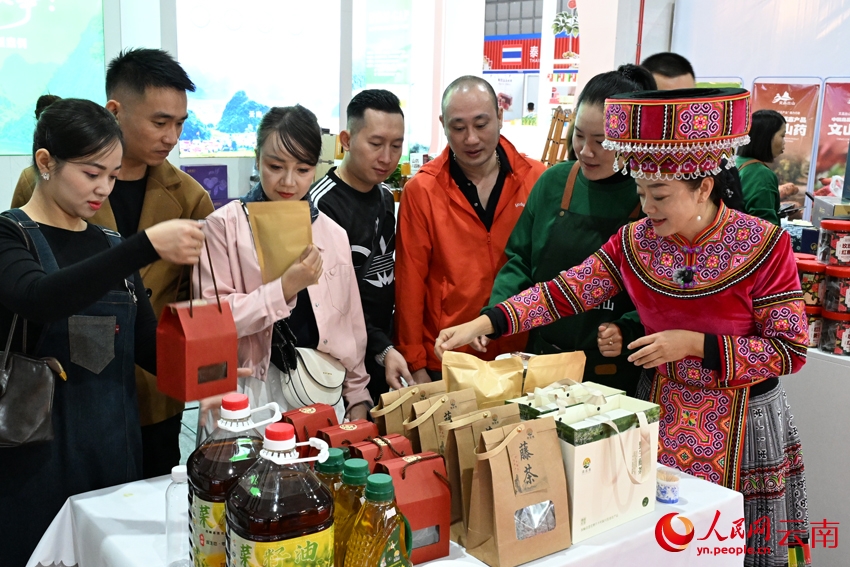 Khai mạc Hội chợ Kinh tế, Thương mại và Du lịch Biên giới Trung Quốc (Văn Sơn) – Việt Nam