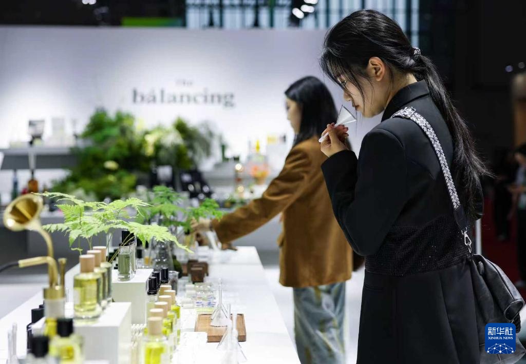 Nâng cao chất lượng cuộc sống tại khu triển lãm hàng tiêu dùng của CIIE lần thứ 8