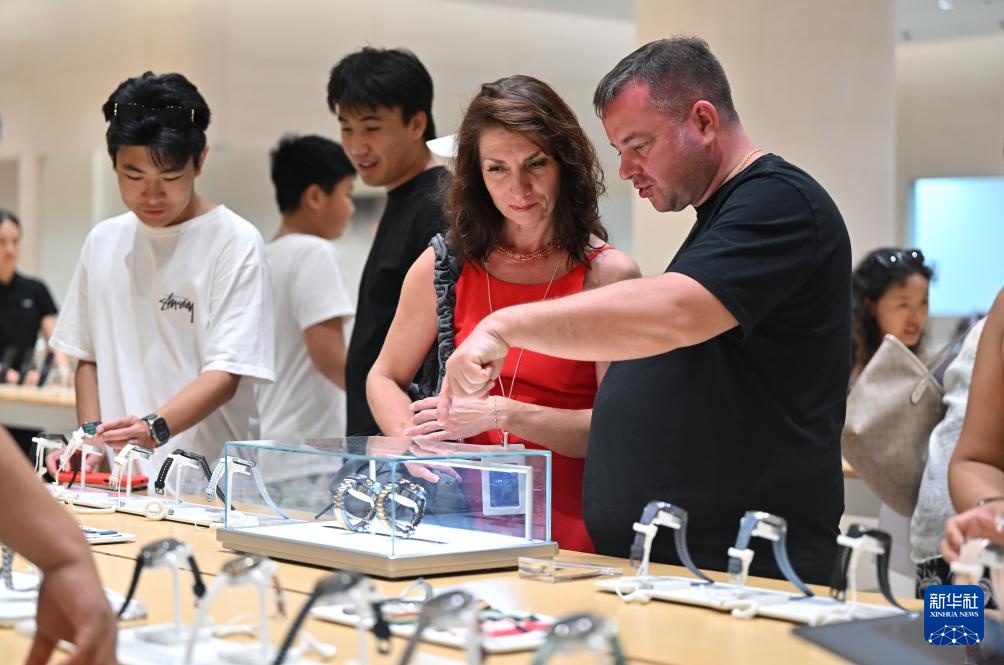 Doanh thu hàng miễn thuế rời đảo Hải Nam vượt 500 triệu NDT trong tuần đầu áp dụng chính sách mới