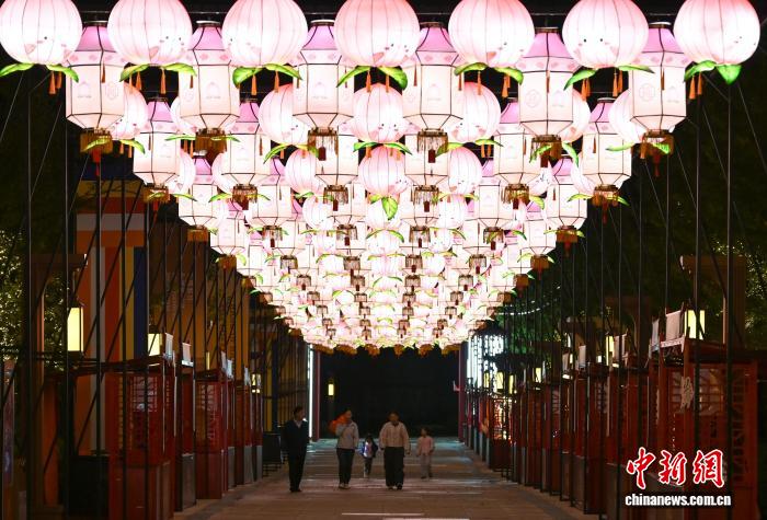 Lễ hội đèn màu thu hút du khách tại Ninh Ba, Chiết Giang