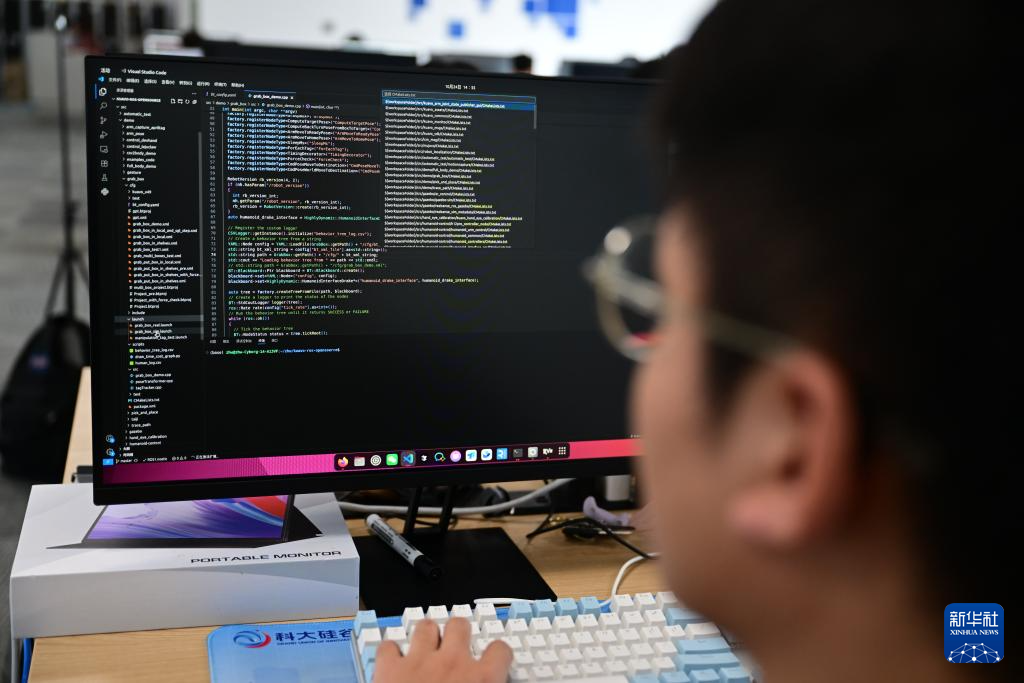 Kỹ sư ứng dụng robot: “Giáo viên” của robot hình người