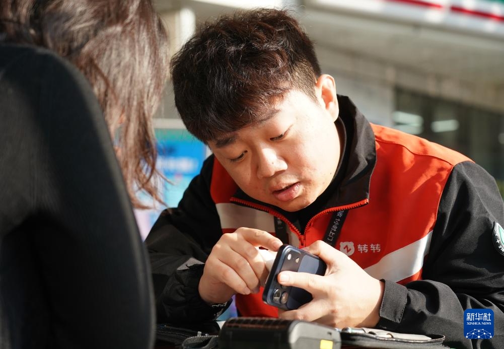 Chuyên viên thu mua đồ cũ tận nhà: Đánh thức những món đồ “ngủ quên”