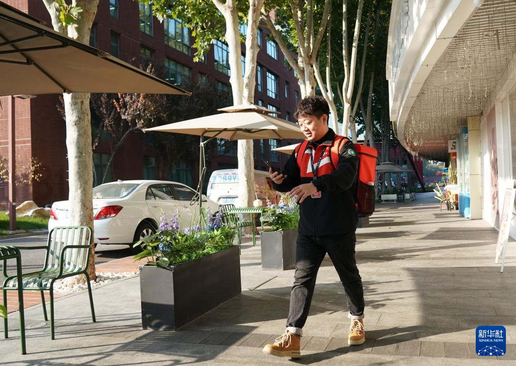 Chuyên viên thu mua đồ cũ tận nhà: Đánh thức những món đồ “ngủ quên”