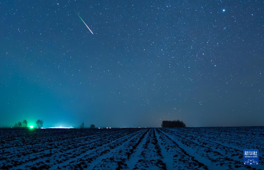 Mưa sao băng Sư Tử rực sáng trong màn đêm