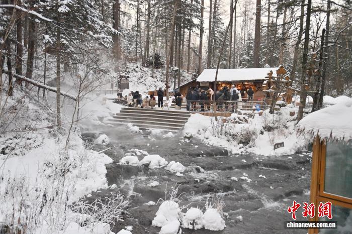 Cảnh tuyết tại núi Trường Bạch thu hút du khách