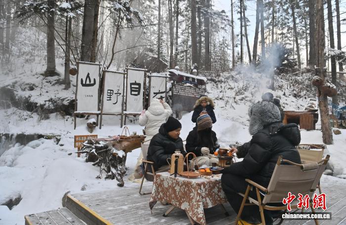 Cảnh tuyết tại núi Trường Bạch thu hút du khách