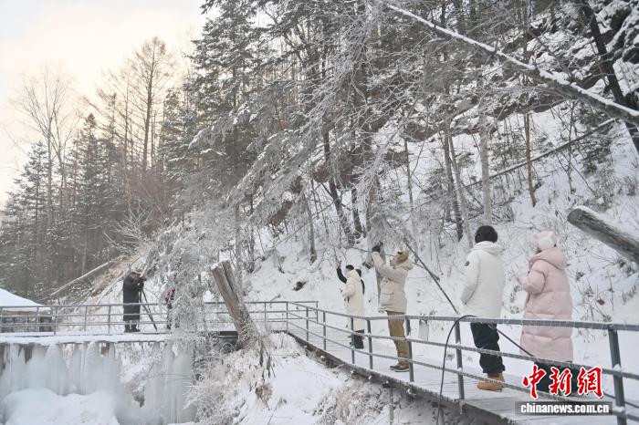 Cảnh tuyết tại núi Trường Bạch thu hút du khách