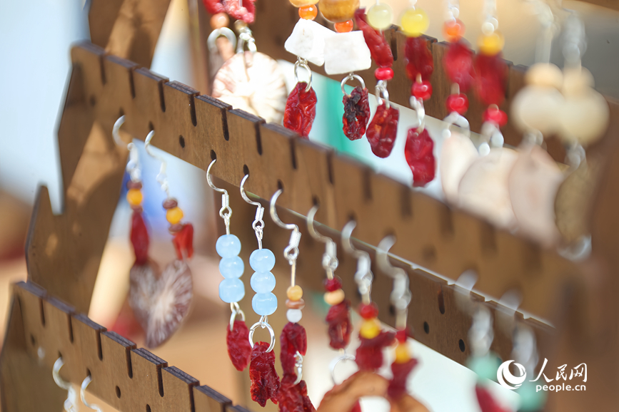 Sơn thù du vào mùa thu hoạch, trở thành ngành kinh tế giúp nâng cao thu nhập cho người dân