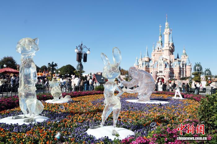 Disney Winter Magic Cavalcade tại Thượng Hải thu hút đông đảo du khách