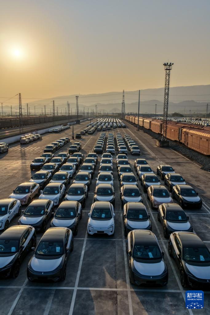 Xe năng lượng mới Trùng Khánh vươn ra thế giới