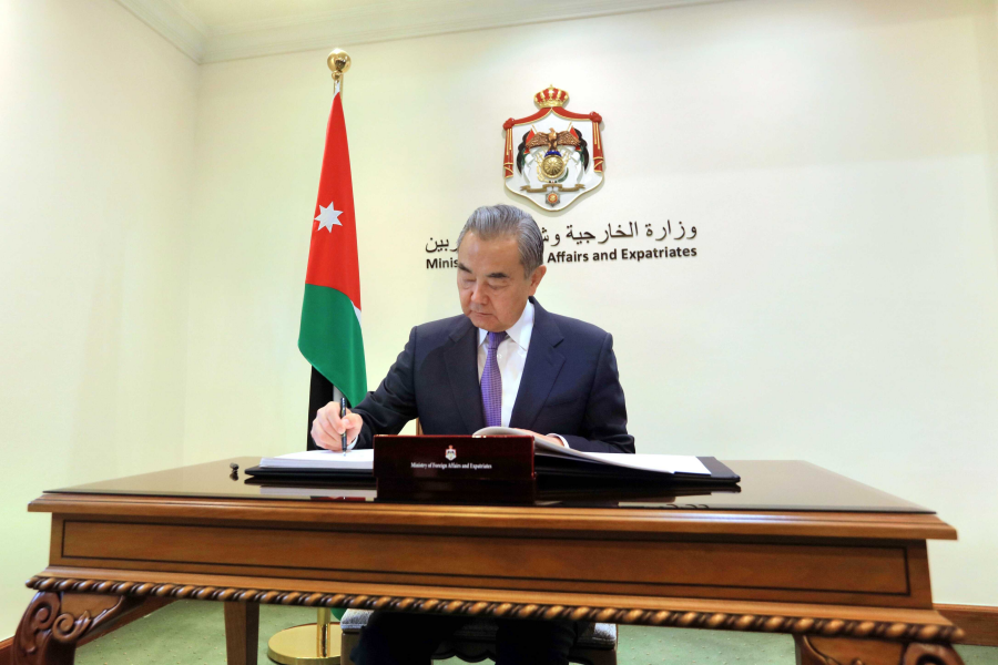 Bộ trưởng Ngoại giao Trung Quốc Vương nghị cho biết bài học lịch sử tuyệt đối không được tái diễn