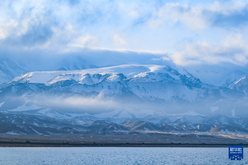 Hồ Sayram trong những ngày đông