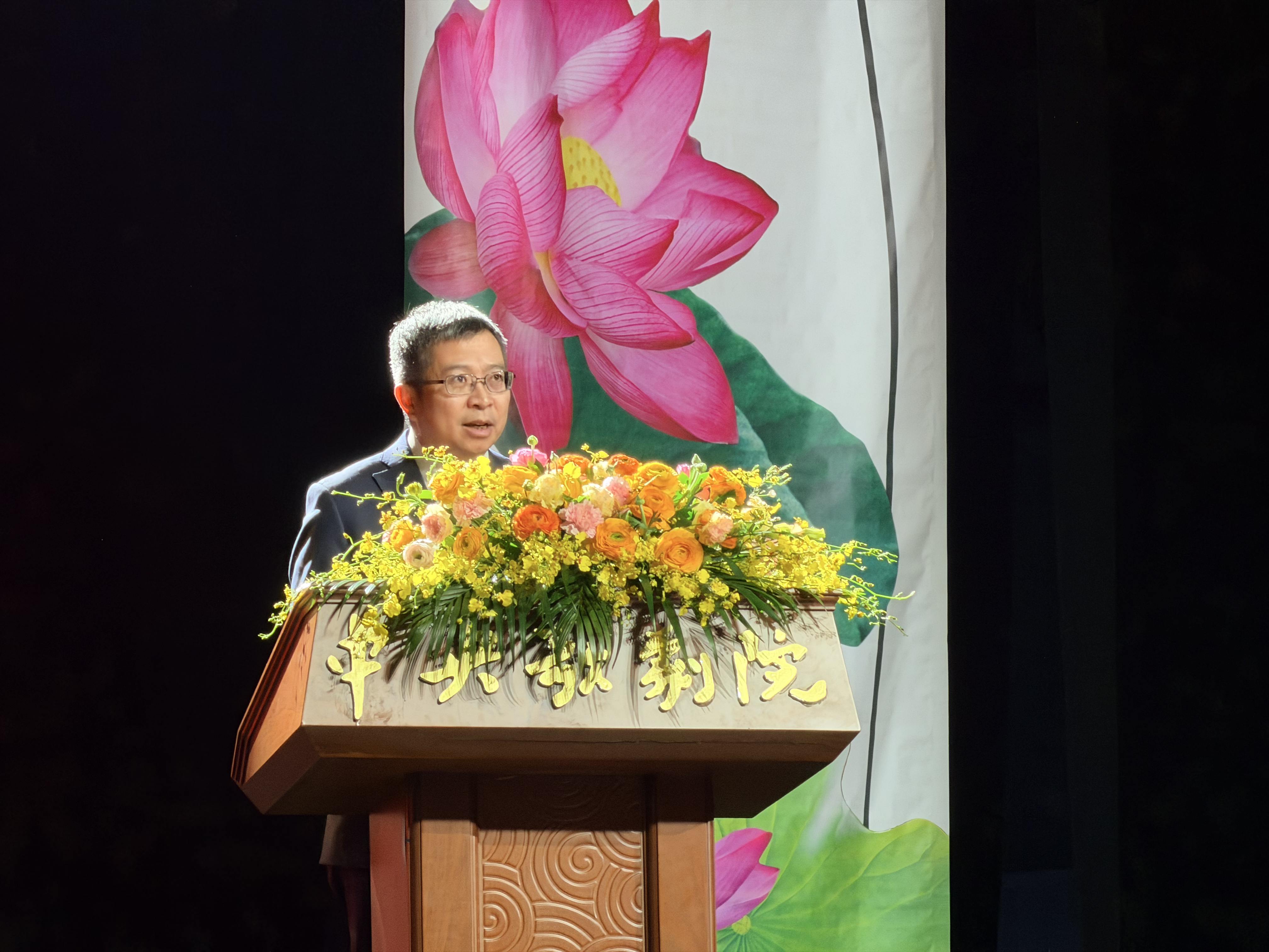 Đại sứ Phạm Thanh Bình phát biểu khai mạc chương trình. Ảnh: Dụ Lượng - Nhân Dân nhật báo điện tử