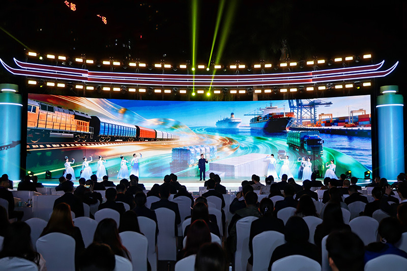 Chương trình Mua sắm tại Trung Quốc (Quảng Tây) và Lễ hội Thương mại điện tử Con đường tơ lụa Quảng Tây. Ảnh do Ban tổ chức cung cấp.