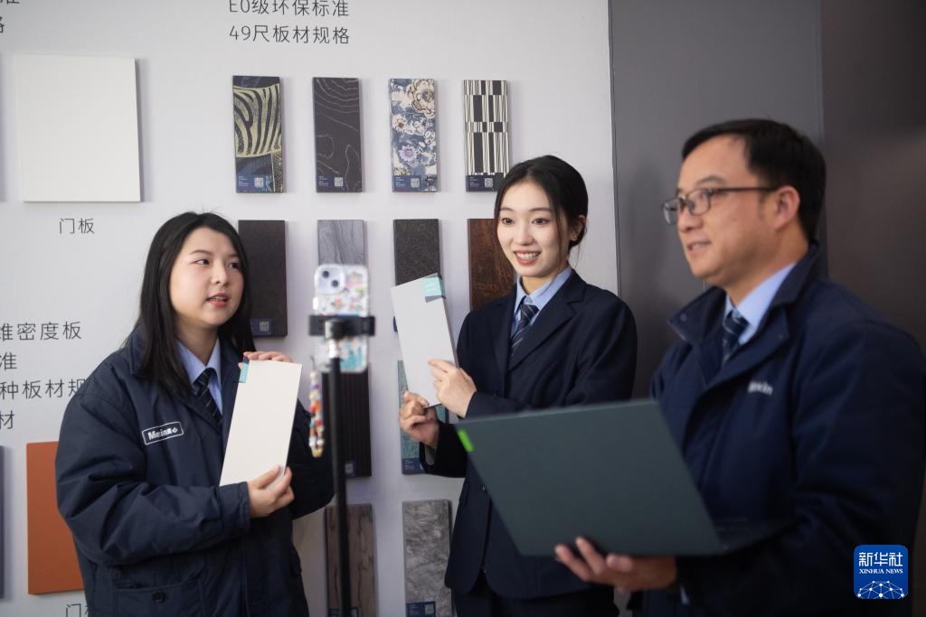 Chuyên viên thương mại điện tử xuyên biên giới: Dùng Internet đưa hàng Trung Quốc ra thế giới