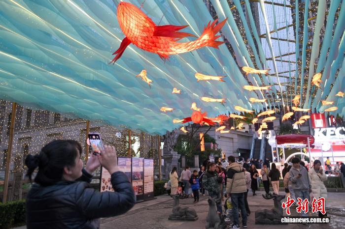 Lễ hội đèn lồng năm mới thắp sáng phố phường Trùng Khánh