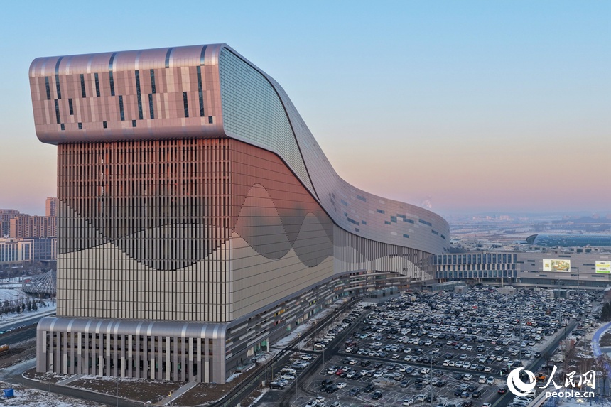 Khu trượt tuyết trong nhà quy mô lớn đầu tiên của Cát Lâm chính thức đi vào hoạt động