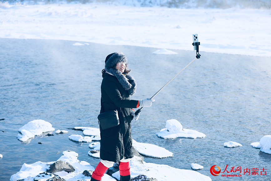 Dòng sông không đóng băng - bức tranh sinh thái mùa đông ở A Nhĩ Sơn