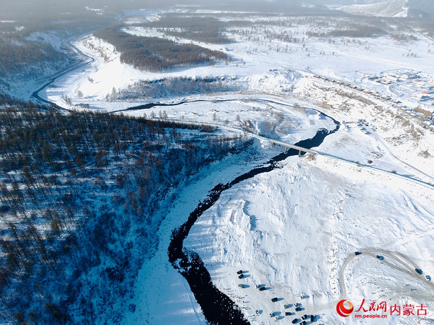 Dòng sông không đóng băng - bức tranh sinh thái mùa đông ở A Nhĩ Sơn